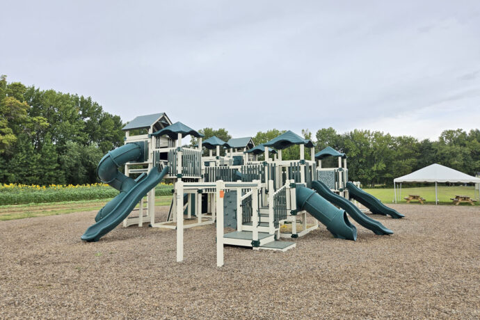 Mighty Expedition Commercial Vinyl Playset